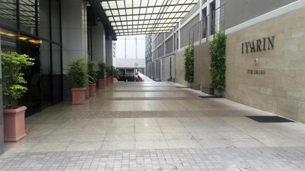 Iyarin@Tuk Chang Ratchayothin Hotel Bangkok Exterior photo